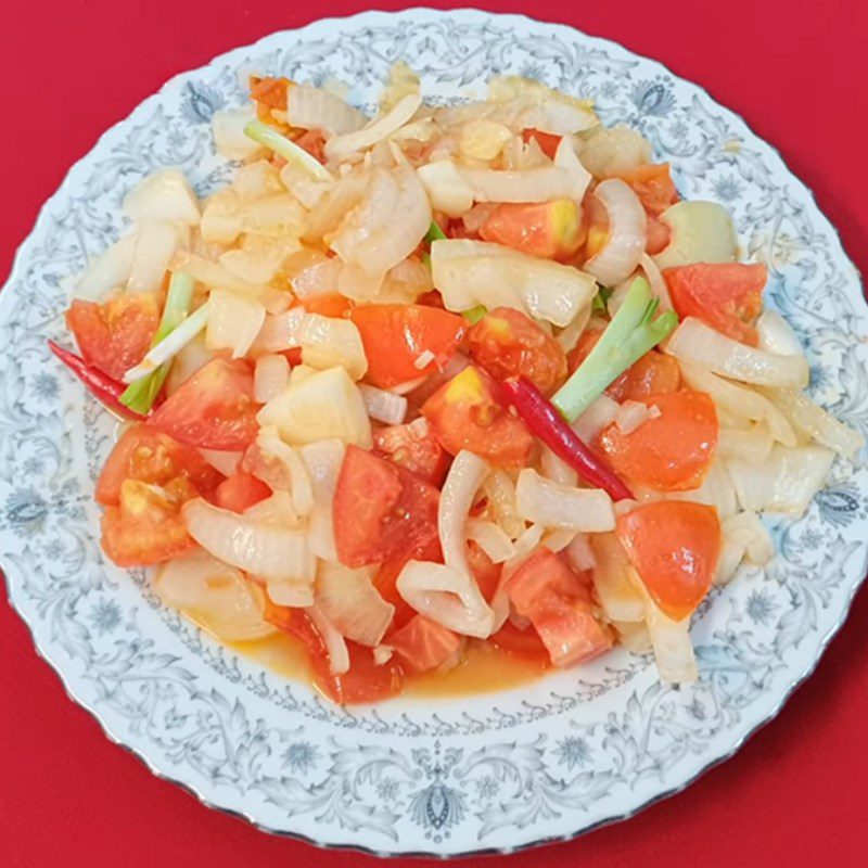 Step 4 Finished product Stir-fried onions with tomatoes