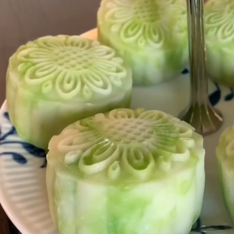 Step 6 Final product Mooncake with coconut milk filling