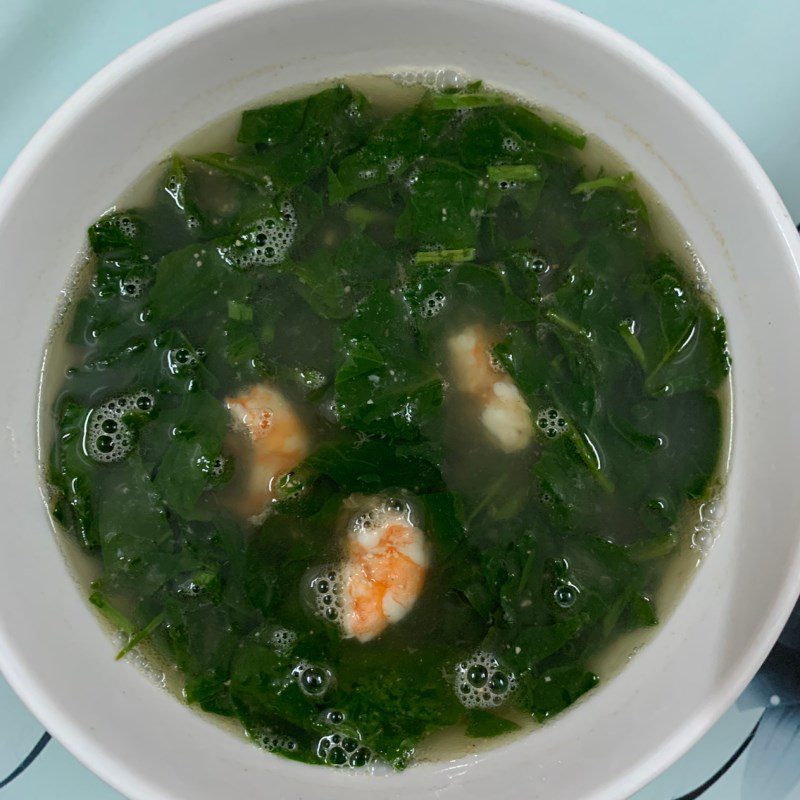 Step 4 Final Product Spinach soup with fresh shrimp