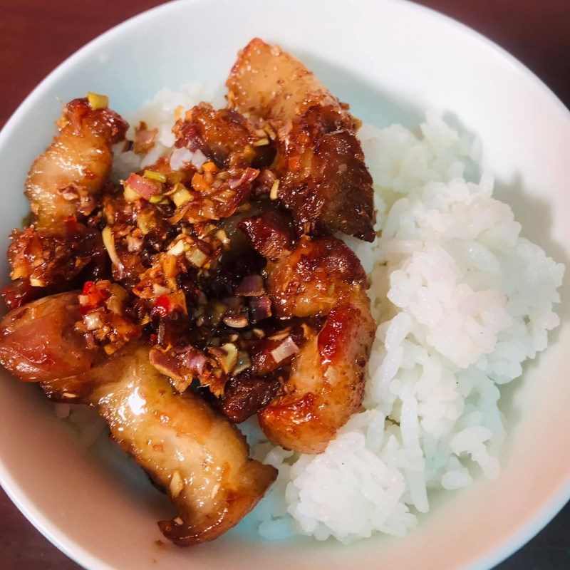 Step 3 Final product Pork - stir-fried belly pork with lemongrass and chili