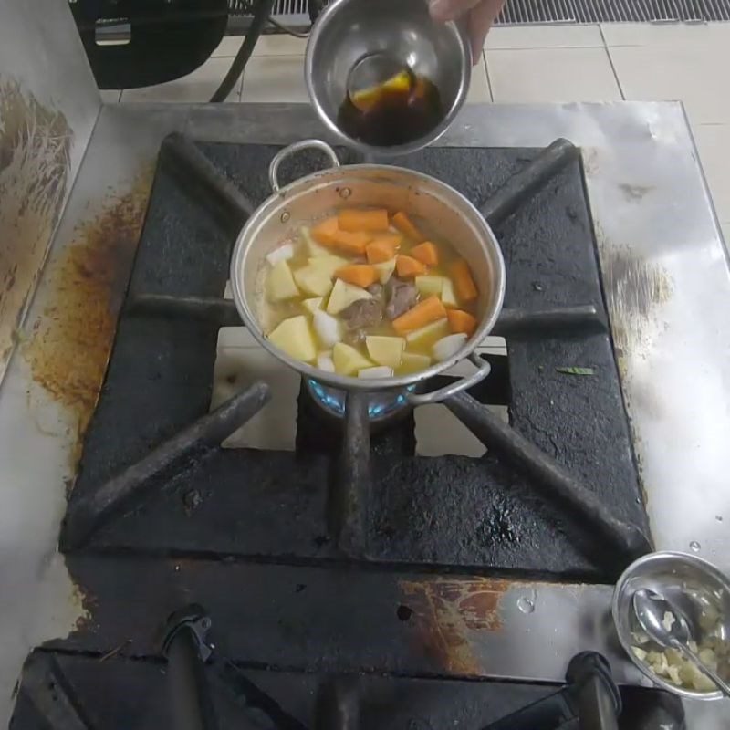 Step 5 Stew the meat Buffalo meat stew with potatoes