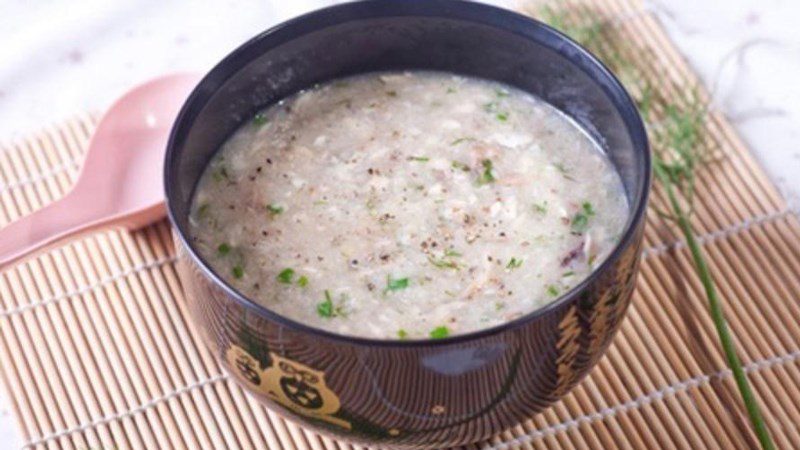 Snakehead fish porridge with amaranth