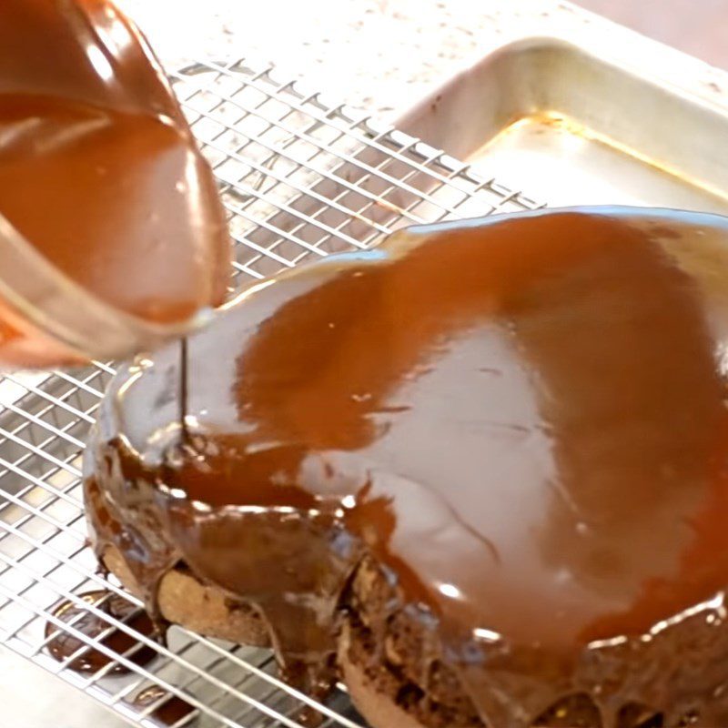 Step 7 Decorating the cake Heart-shaped chocolate cake