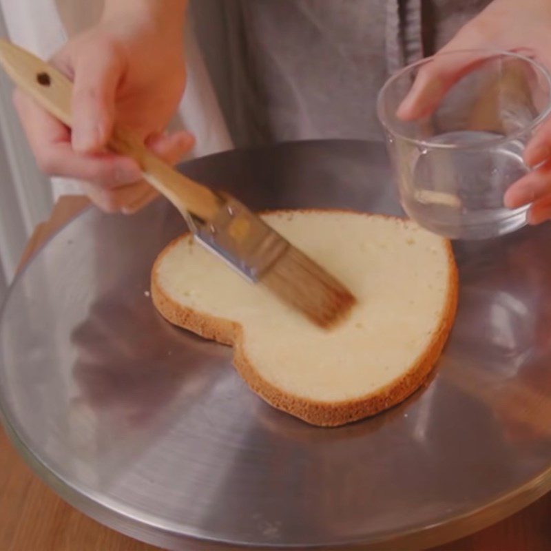 Step 7 Cake Decoration Kiwi Heart Cake