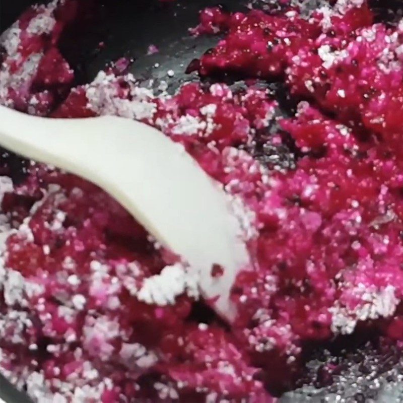 Step 2 Mixing tapioca flour for fruit pearls