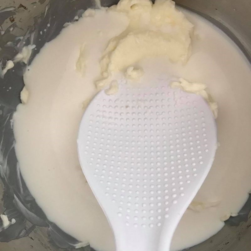 Step 1 Mix butter with milk for Whipping cream using a blender