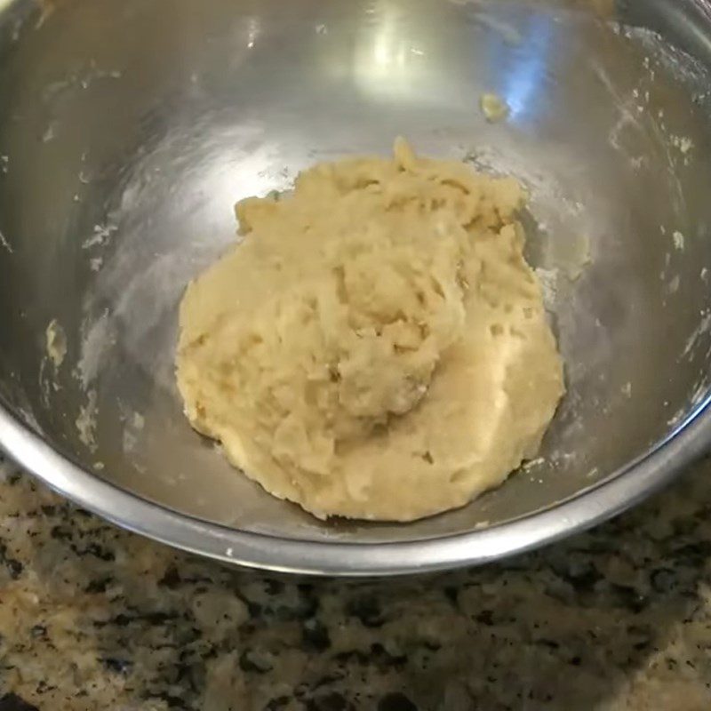 Step 1 Mix the dough for Lychee Jasmine Tea Tart