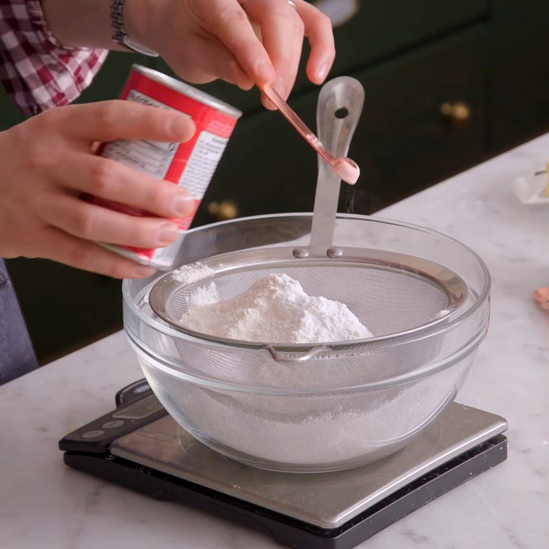 Step 1 Mixing flour for Birthday Cake