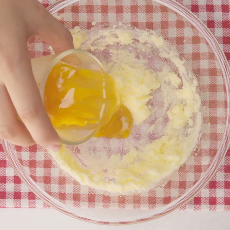 Step 4 Mix the cake batter Almond tart