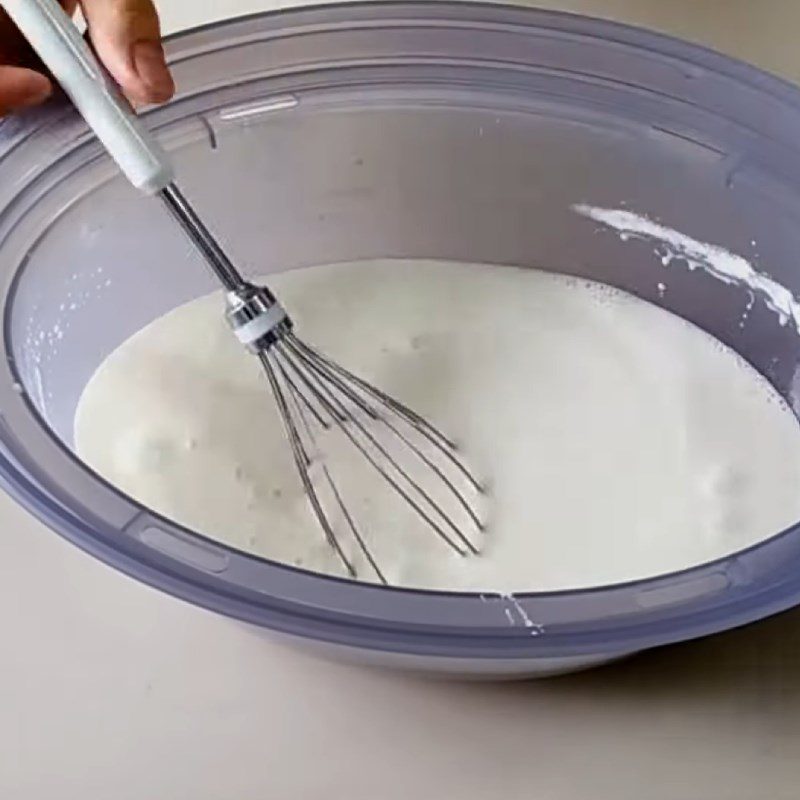 Step 3 Mixing the dough for Shanghai Banana Cake