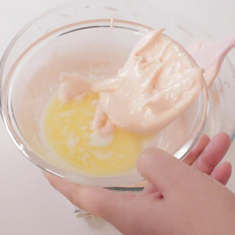 Step 2 Mixing the cake batter Heart-shaped strawberry chocolate cake