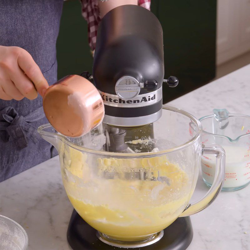 Step 3 Mixing the cake batter Birthday cake