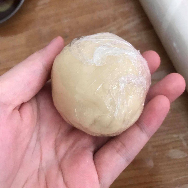 Step 1 Mixing the Oil Dough Salted Egg Layer Cake