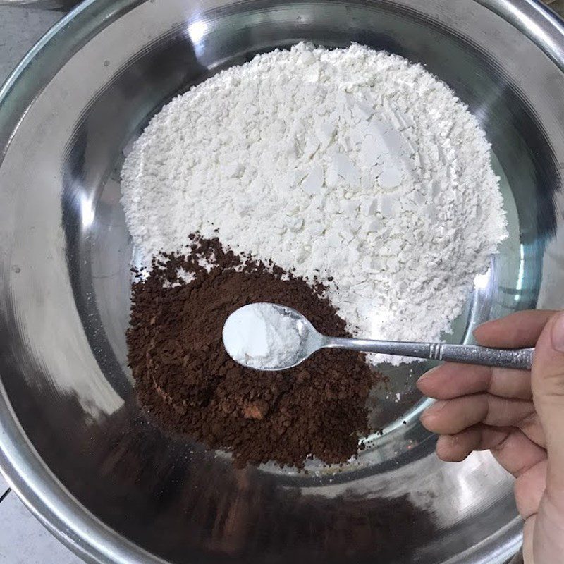 Step 1 Mix dry ingredients for chocolate banana sponge cake with oats