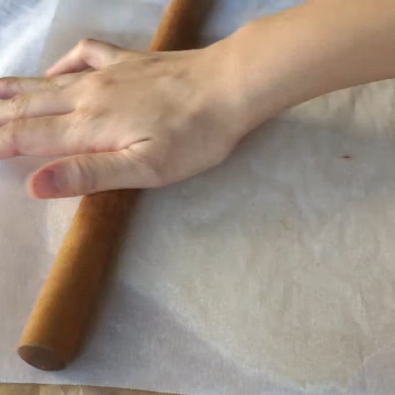 Step 2 Mix the dough for the crispy topping for mango cream puffs