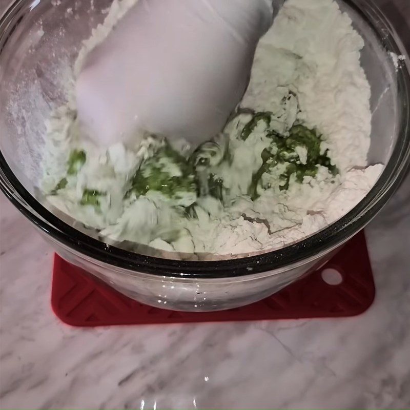 Step 4 Mixing glutinous rice flour Green bean paste cookies