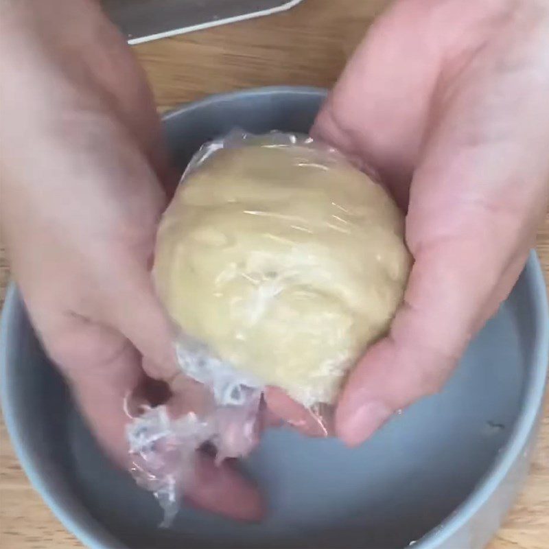 Step 5 Mixing the inner dough Mooncake with layered savory sticky rice filling