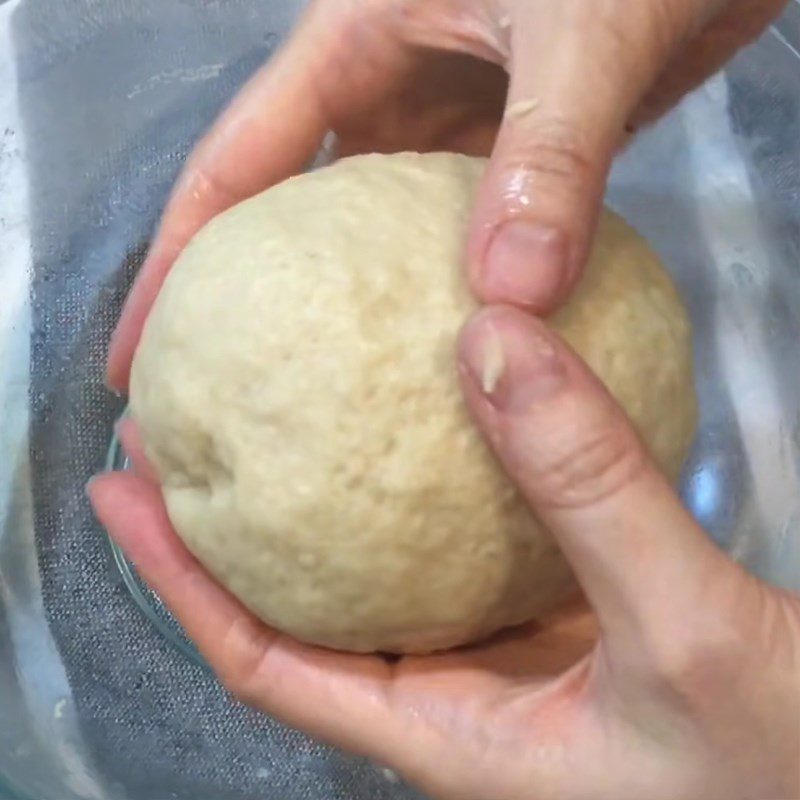 Step 4 Mix the dough for the skin and filling for vegetarian pie