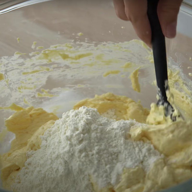 Step 3 Mixing flour with butter and eggs Cheese waffle