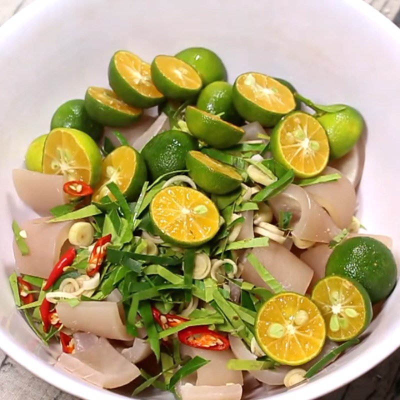 Step 5 Mix the pork skin with the mixture of ingredients Pork skin (pork rind) soaked in lemongrass and calamondin