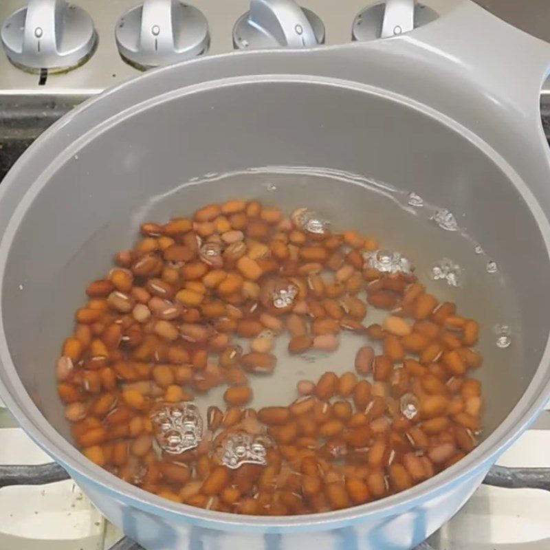 Step 2 Boil and blend the red beans for Red Bean Coconut Milk Pudding