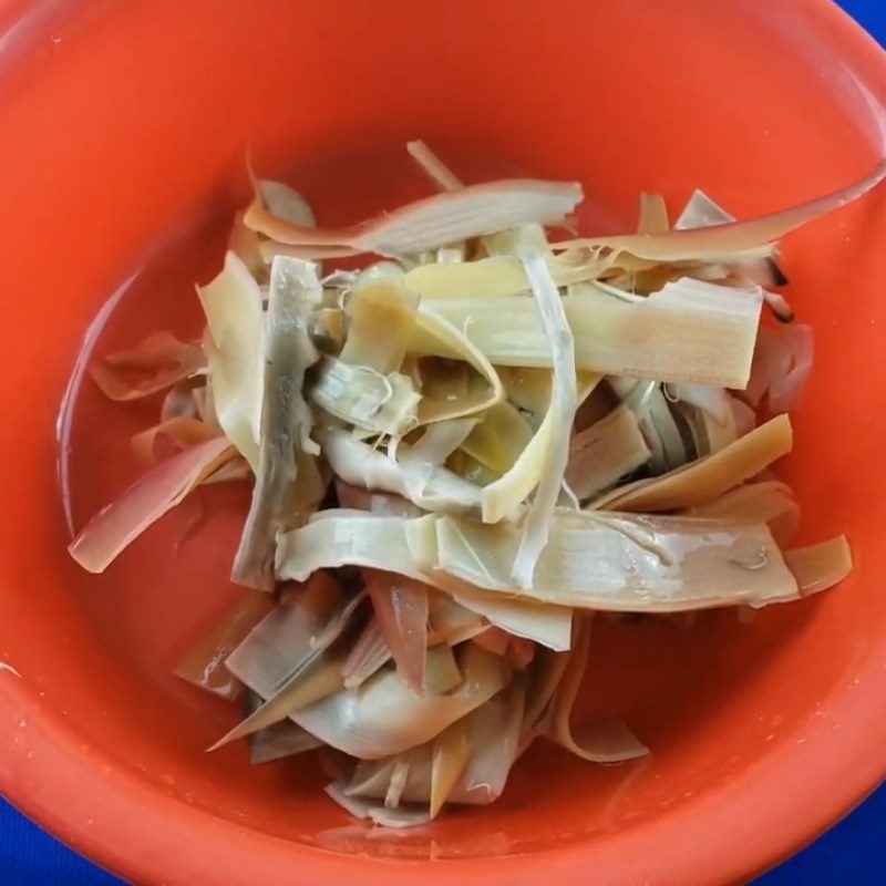 Step 5 Mix the boiled banana flower salad Boiled banana flower salad - shredded banana flower