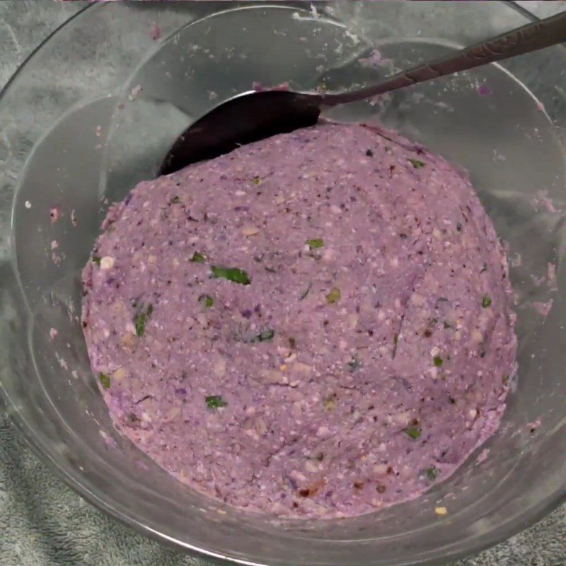 Step 2 Mixing the beef ball mixture Vegetarian beef balls made from purple sweet potato and tofu