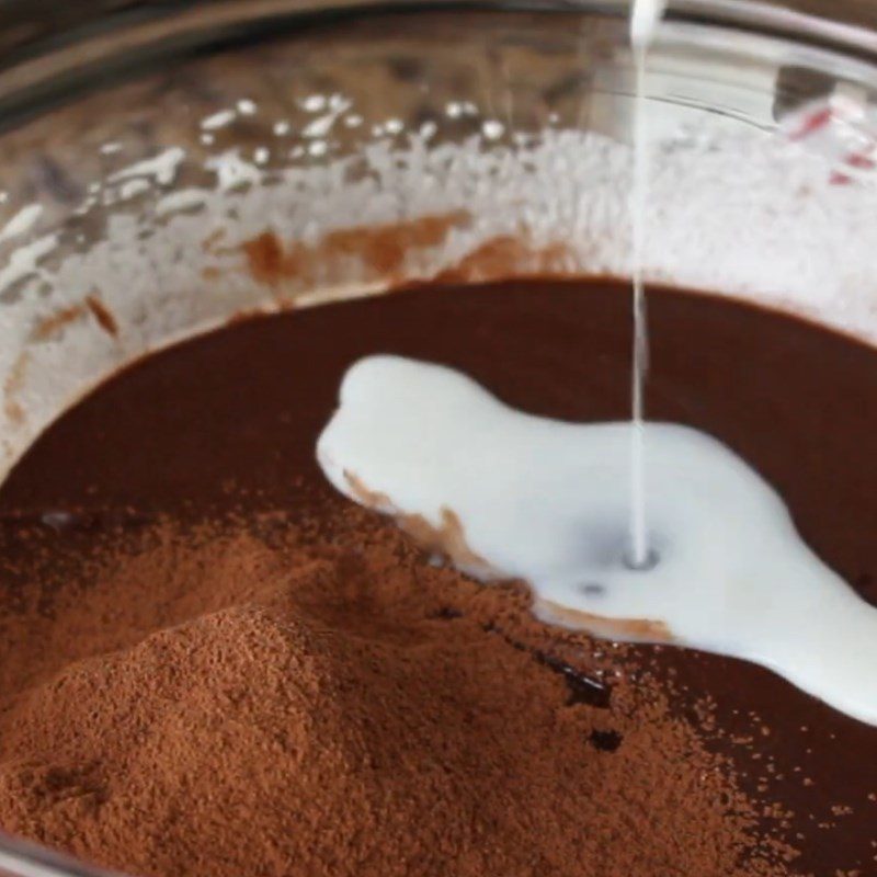 Step 3 Mixing the cake batter for chocolate brownie cookies without flour