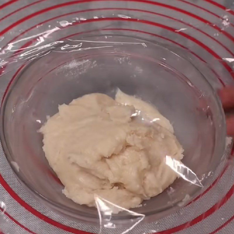 Step 3 Mix the oil dough (inner dough) for Durian Green Bean Cake