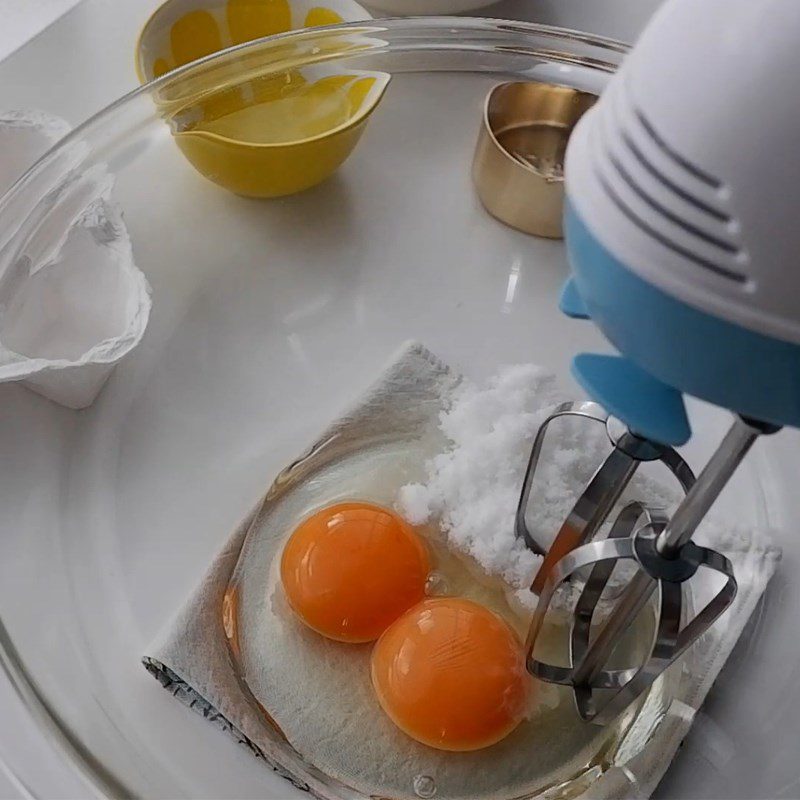 Step 2 Mix the matcha flour mixture Matcha Lava Cake