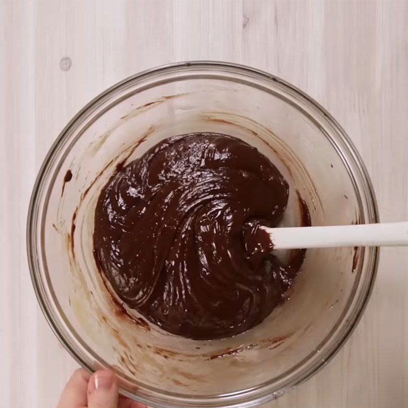 Step 1 Mix the chocolate mixture for chocolate brownie using a rice cooker