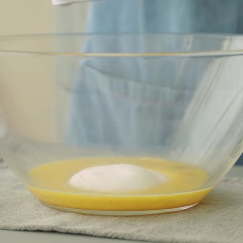 Step 1 Mix the egg and sugar mixture for Strawberry Madeleine