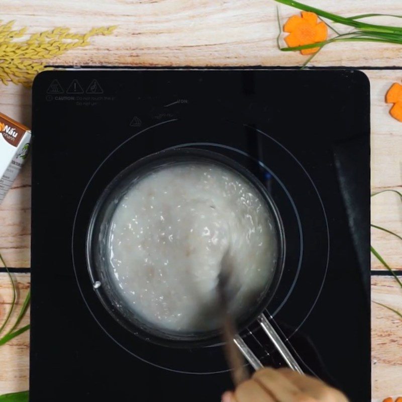 Step 4 Mixing potatoes and meat with porridge Duck porridge with taro