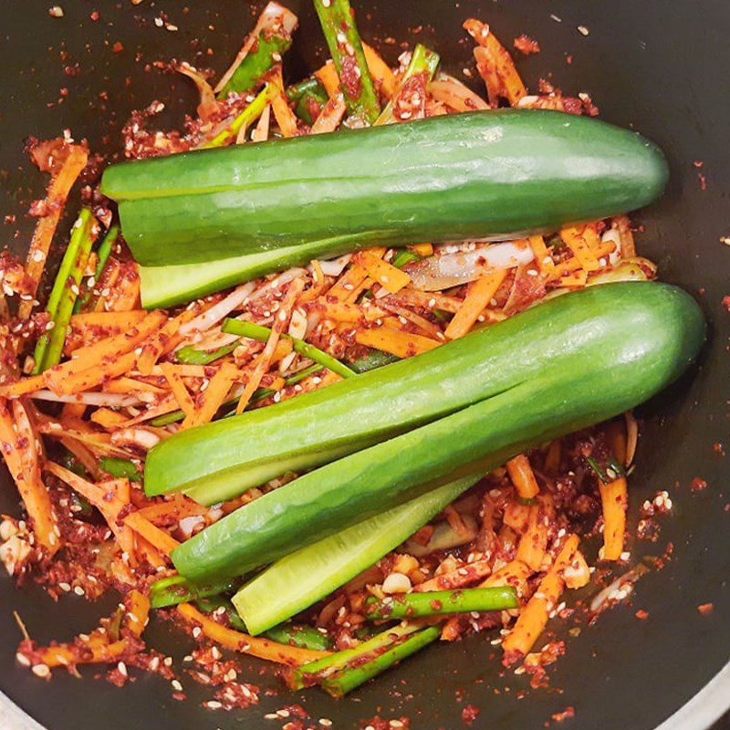 Step 3 Mix cucumber kimchi