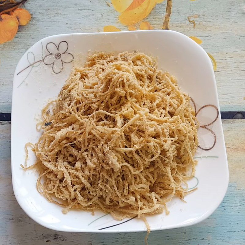 Step 3 Mixing the vegetarian nem from enoki mushrooms