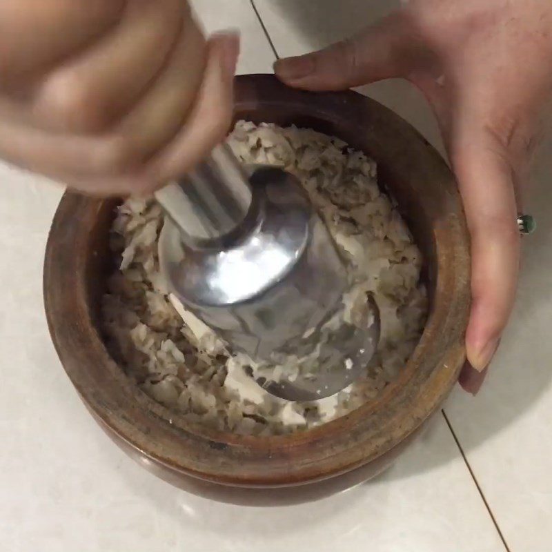 Step 2 Mixing mushroom filling Vegetarian gourd soup with mushrooms