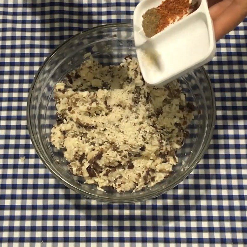 Step 2 Mix the tofu mushroom filling for stuffed melon soup