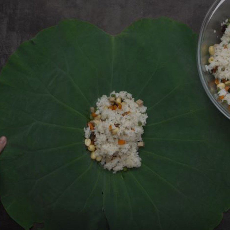 Step 4 Mix and steam rice Lotus Leaf Vegetarian Rice