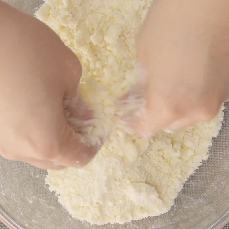 Step 1 Mix and knead the dough for the Almond Plum Tart base