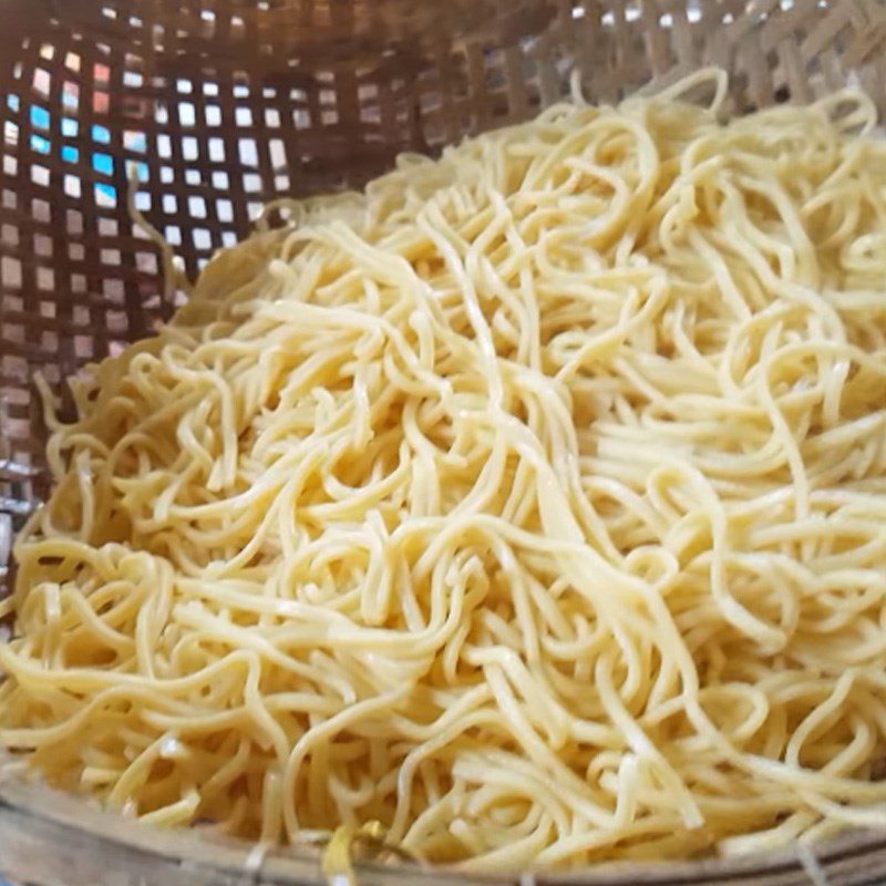 Step 4 Blanching Noodles Stir-fried Mixed Noodles