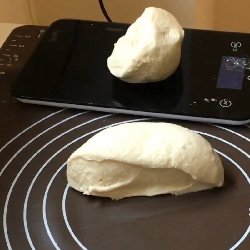 Step 3 Proof the dough for bamboo charcoal hamburger bread