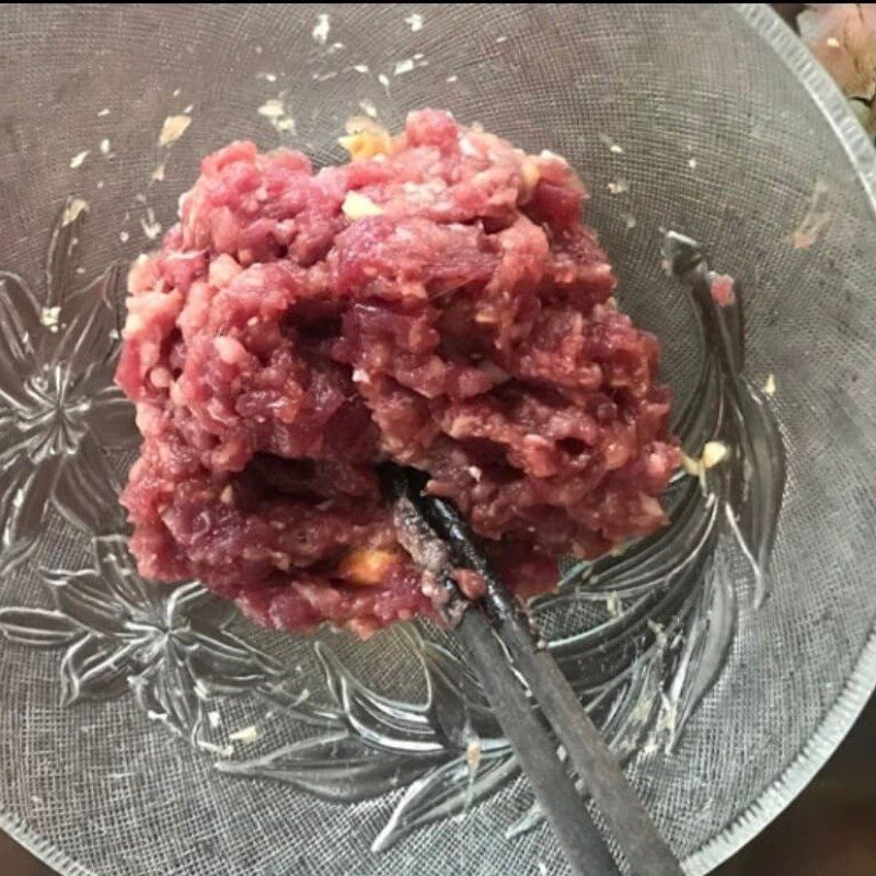 Step 2 Marinate the pork for shrimp paste with pork