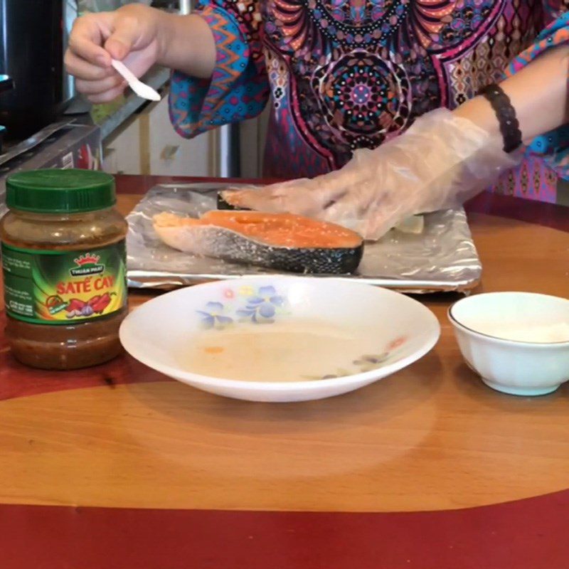 Step 2 Marinating salmon Grilled salmon with chili paste