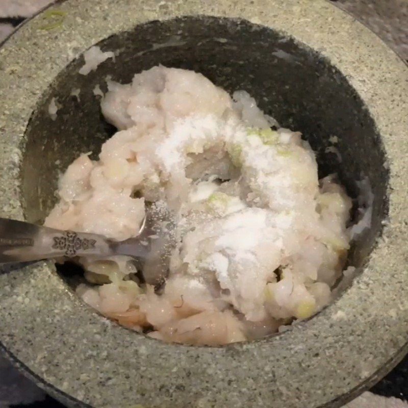 Step 2 Seasoning for shrimp-filled rose dumplings