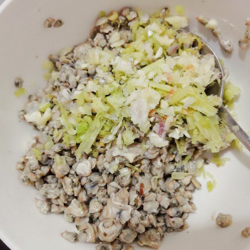 Step 2 Marinate the clams Stir-Fried Clams with Onions