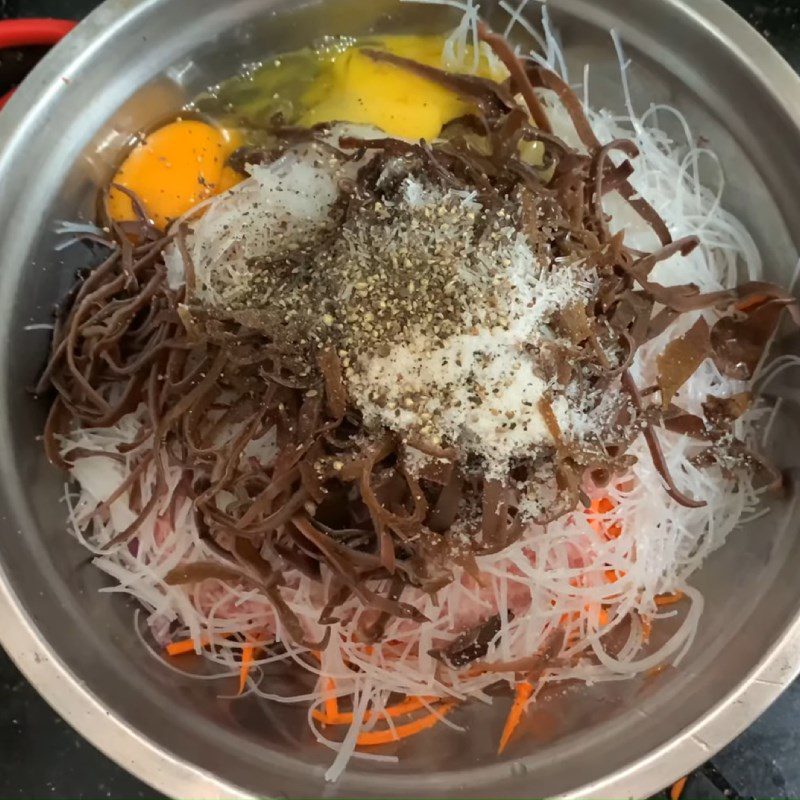 Step 4 Marinating the spring roll filling Grilled spring rolls with vermicelli