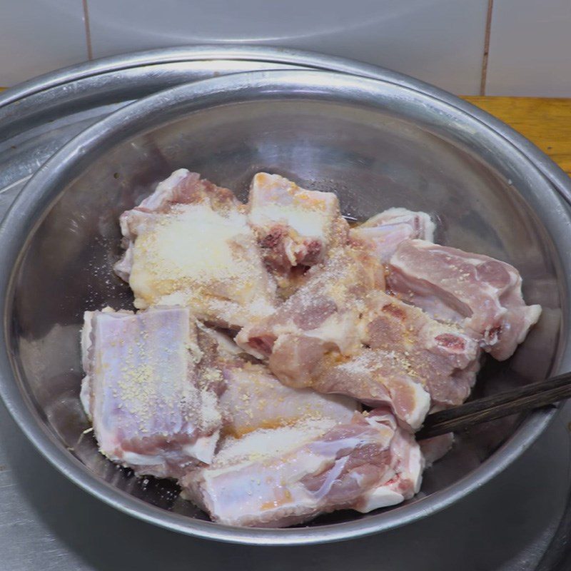 Step 3 Marinate the ribs Fried pork chop rice