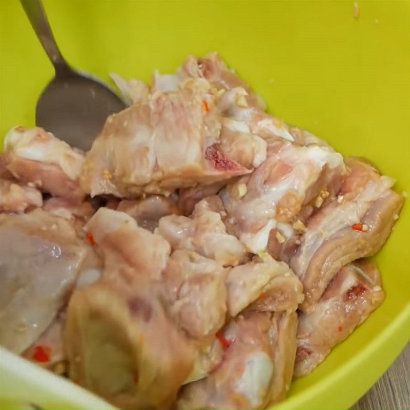 Step 3 Marinate the ribs Braised ribs with fish sauce