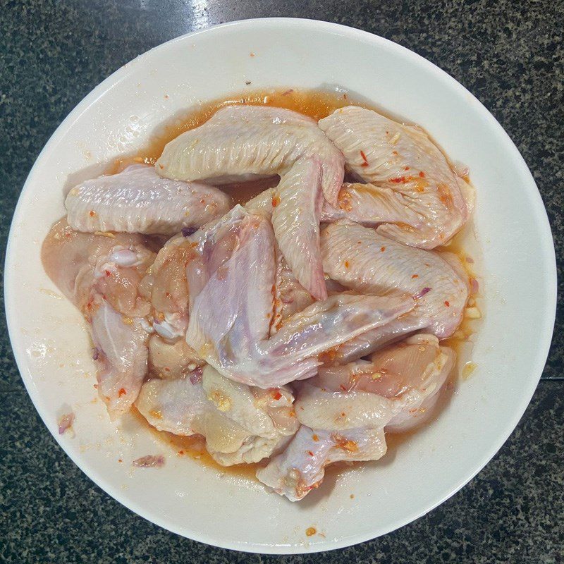 Step 2 Marinate chicken wings Fried chicken wings with fish sauce using an air fryer