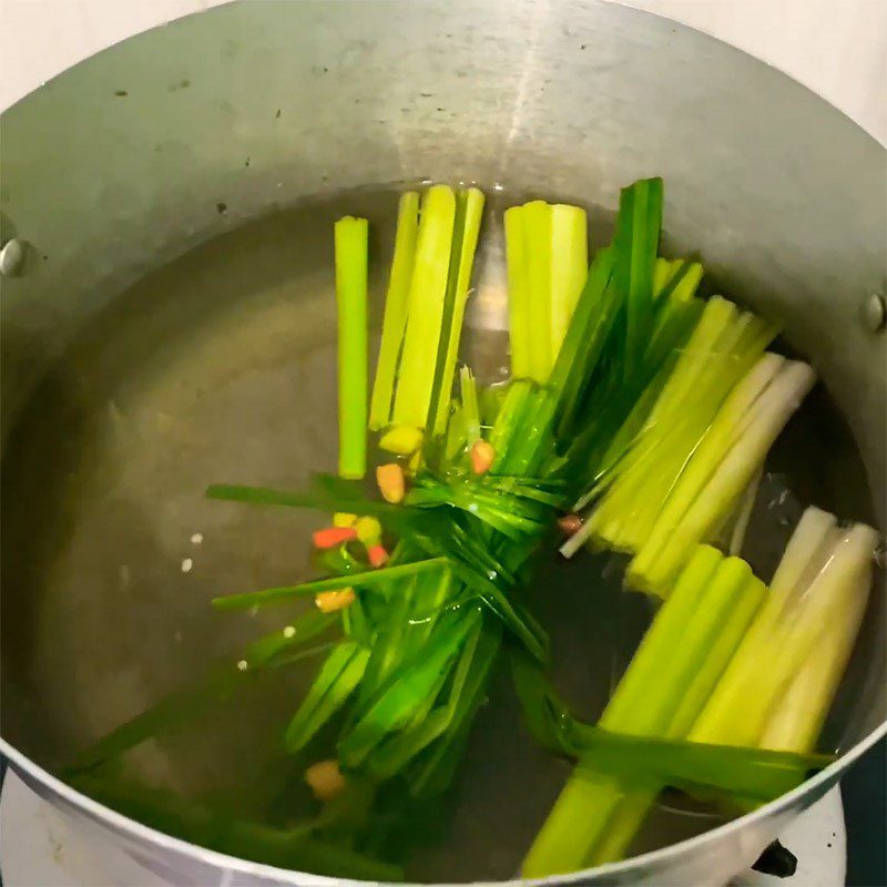 Step 2 Prepare the broth Braised buffalo meat with lemongrass